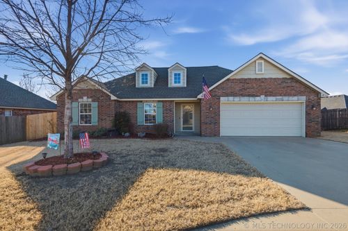 2108 Javine Ct, Skiatook, OK, 74070-3526 | Card Image