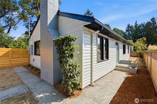 12504 8th Ave Sw, Burien, WA, 98146-2862 | Card Image