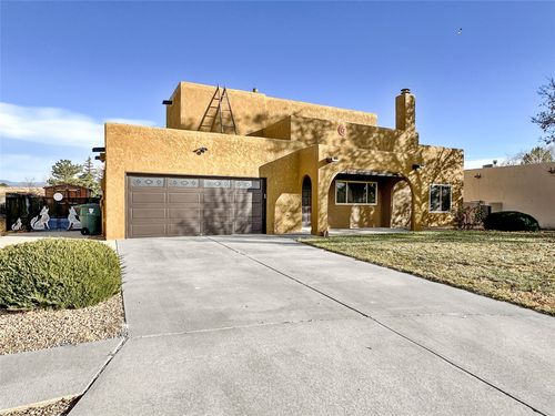 4208 Coyote Ln, Santa Fe, NM, 87507-8420 | Card Image