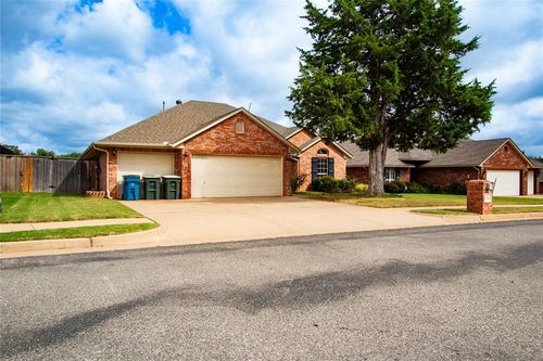 1721 Fawn Valley Ln, Edmond, OK, 73003-2418 | Card Image