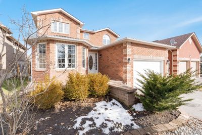 9 Consort Dr, House other with 4 bedrooms, 3 bathrooms and 5 parking in Barrie ON | Image 2