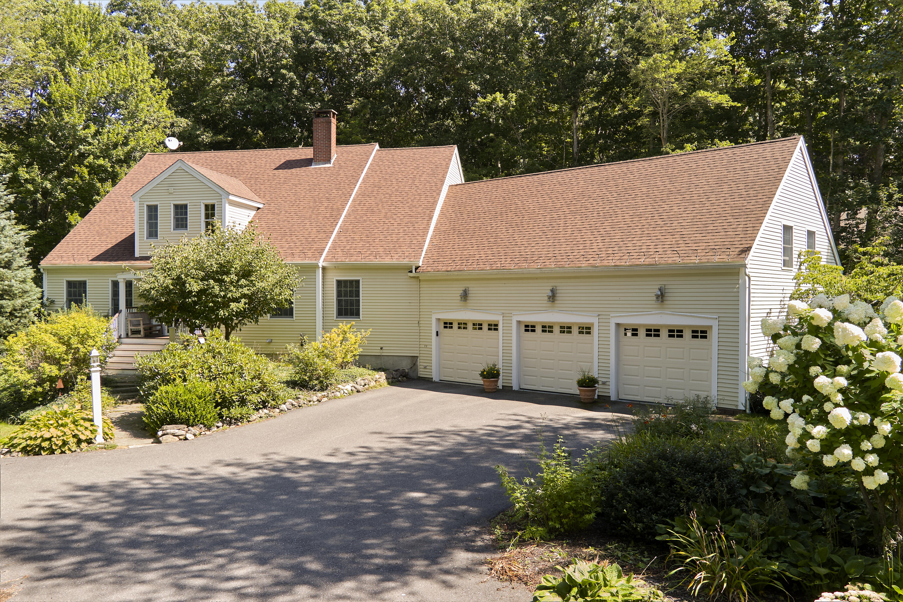 Pleasant Ridge Dr, Camden, ME 04843