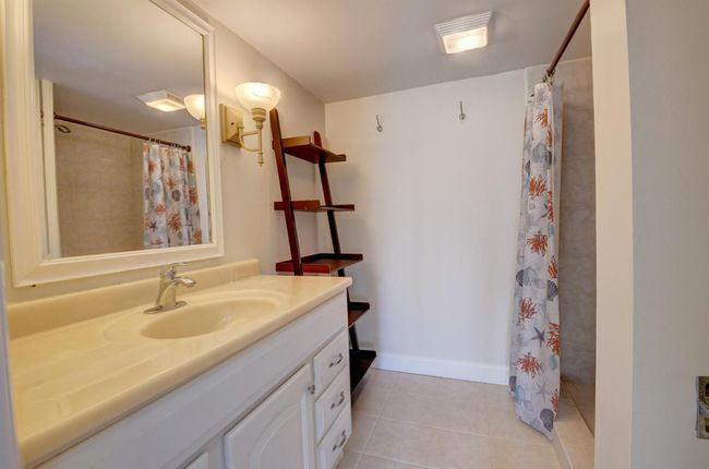UNIT-202 - 16 Royal Palm Way, Condo with 2 bedrooms, 2 bathrooms and null parking in Boca Raton FL | Image 26