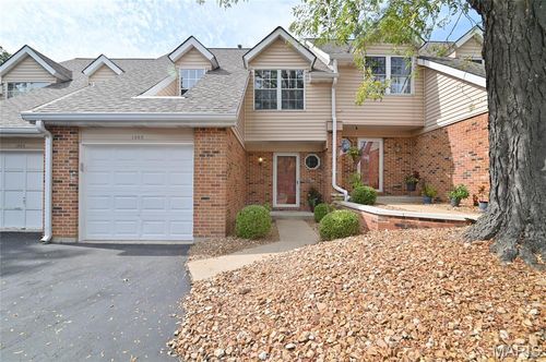 1005 Pocono Trl, Ballwin, MO, 63021-7624 | Card Image