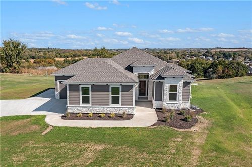 1221 S Desoto Rd, Lansing, KS, 66043-6310 | Card Image