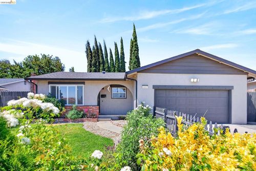1217 Mission Dr, Antioch, CA, 94509 | Card Image
