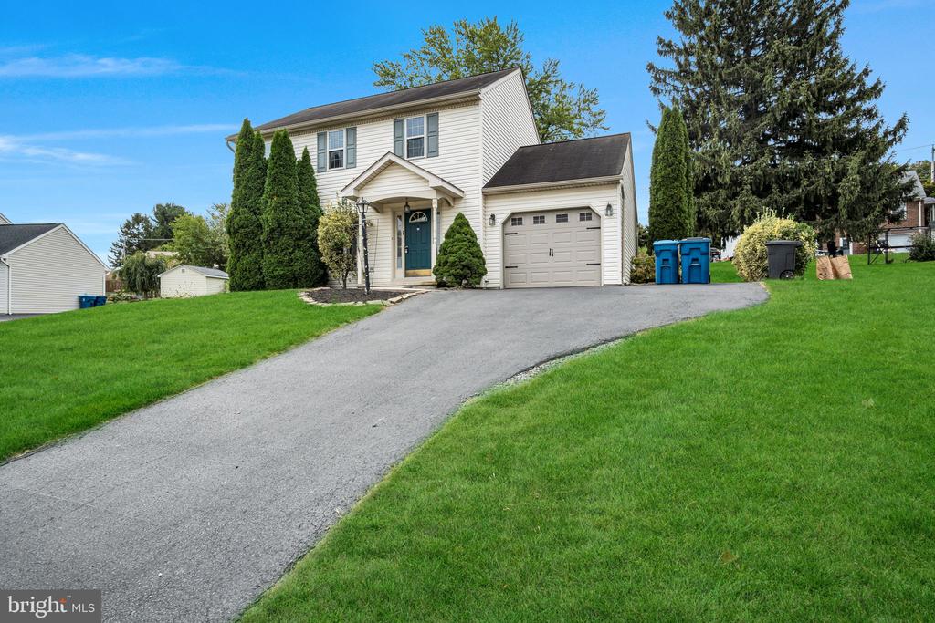 Parkview Dr, Seven Valleys, PA 17360