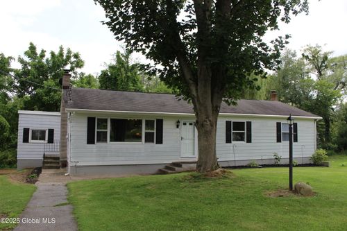 17 Merry Hill Ln, Waterford, NY, 12188-1117 | Card Image