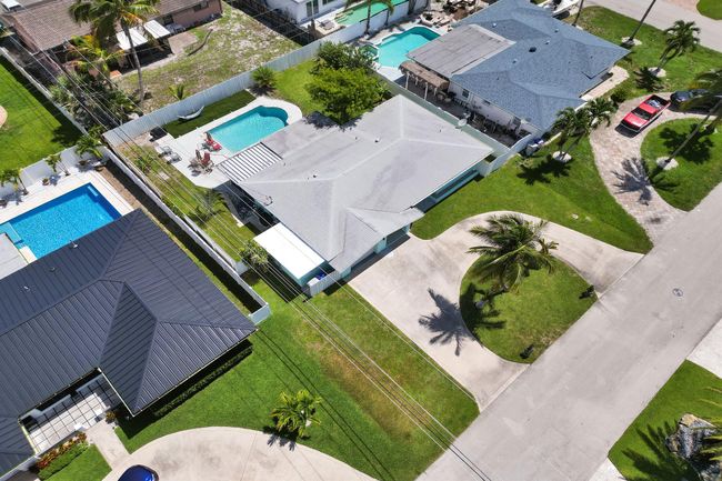 571 Se 14 Th St, House other with 3 bedrooms, 2 bathrooms and null parking in Pompano Beach FL | Image 11