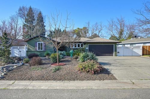4033 Cayente Way, Sacramento, CA, 95864-3041 | Card Image