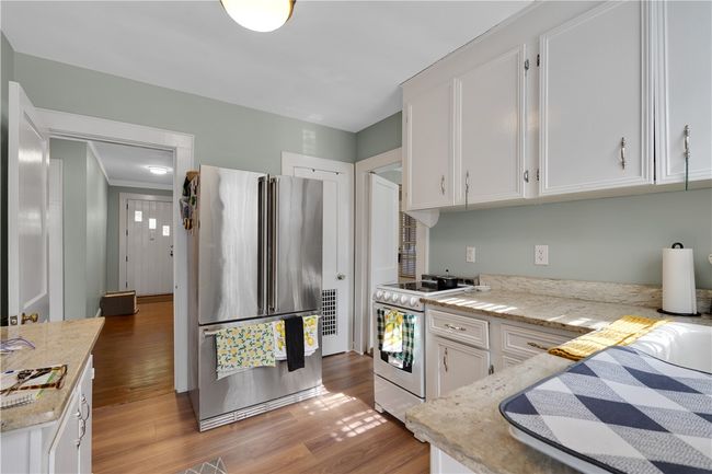 2 bedroom kitchen | Image 12