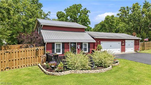 16728 Parkview Ave, Lake Milton, OH, 44429-9608 | Card Image