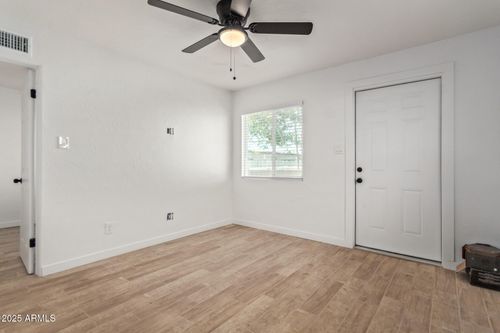 1647 W Garfield St, Phoenix, AZ, 85007-2218 | Card Image