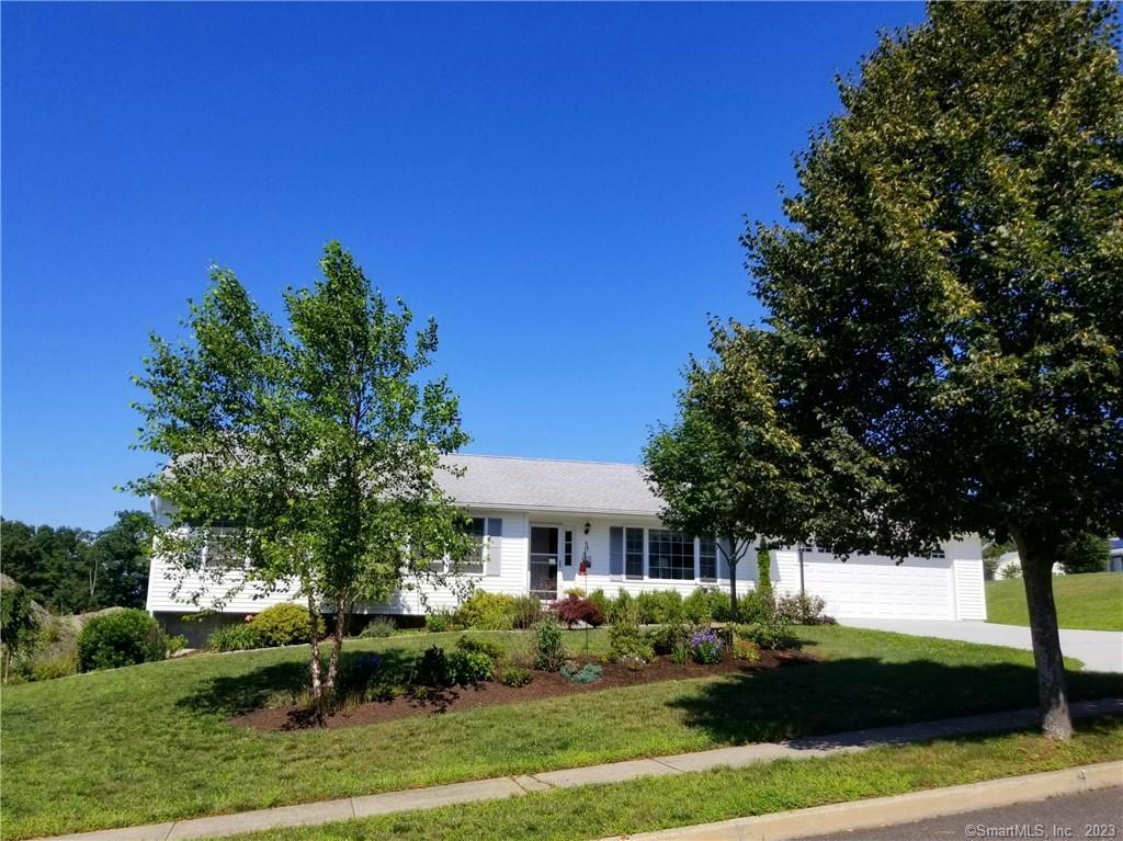 Wisteria Dr, Naugatuck, CT 06770