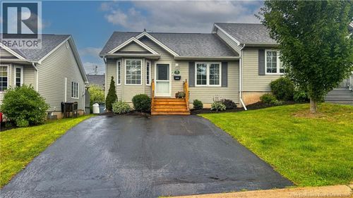 142 Sanford St, Riverview, NB, E1B1H9 | Card Image