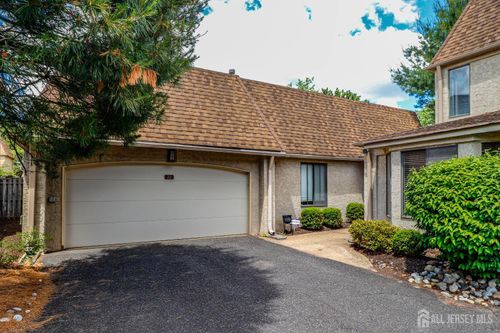 22 Carriage Pl, Edison, NJ, 08820-4023 | Card Image