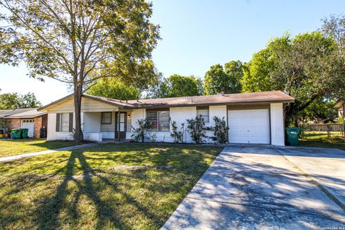 223 Balboa Dr, Universal City, TX, 78148-3319 | Card Image