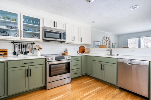 34 Bonwood Dr, Mashpee, MA, 02649-2827 | Card Image