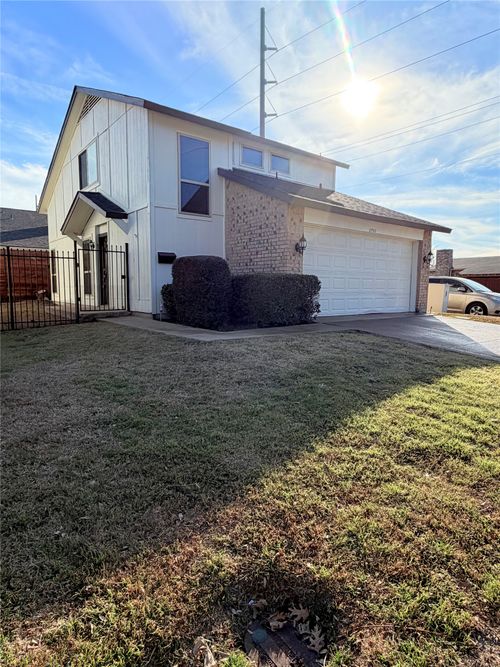 2902 Canis Cir, Garland, TX, 75044-6226 | Card Image