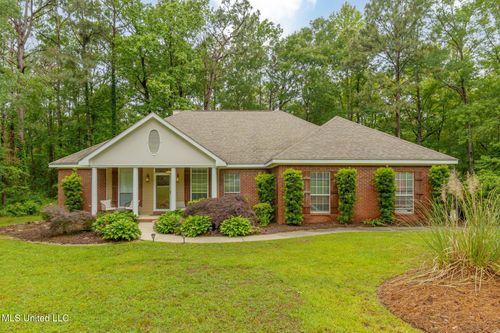 55 Woodstone Dr, Hattiesburg, MS, 39402-8396 | Card Image