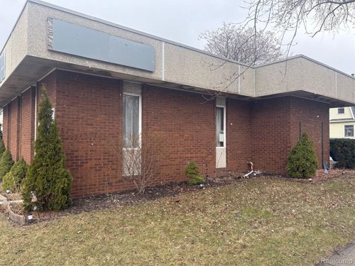 929 Division Street, Port Huron, MI, 48060 | Card Image