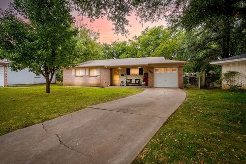 312 Gardenia Ct, Burleson, TX, 76028-5305 | Card Image