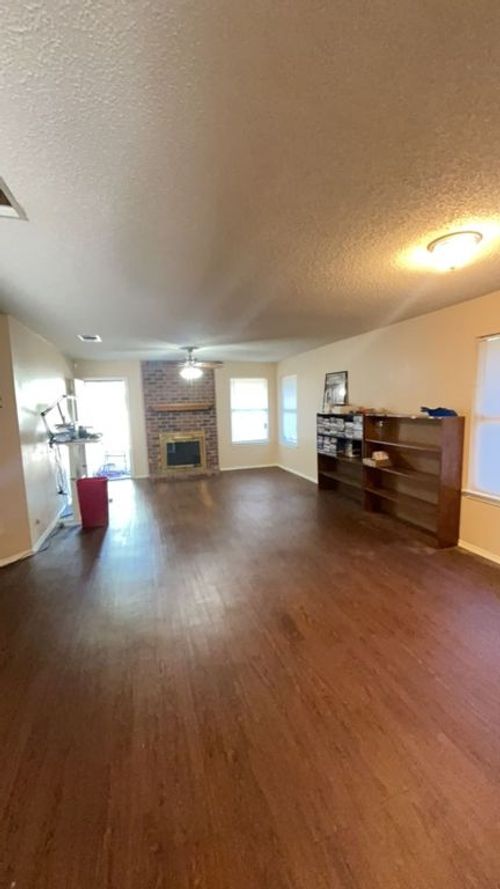 1304 Garden Path Dr, Round Rock, TX, 78664-6850 | Card Image