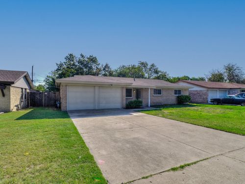 844 Saddle Rd, White Settlement, TX, 76108-1129 | Card Image