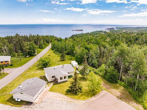 5282 Highway 61, Silver Bay, MN, 55614-4210 | Card Image