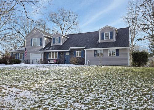 2 Franklin St, Coram, NY, 11727-1718 | Card Image