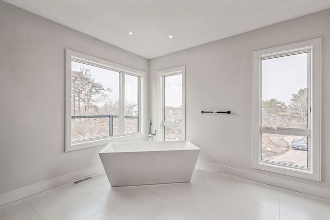 6 Back Shore Pl, House other with 6 bedrooms, 7 bathrooms and 5 parking in Gloucester MA | Image 31