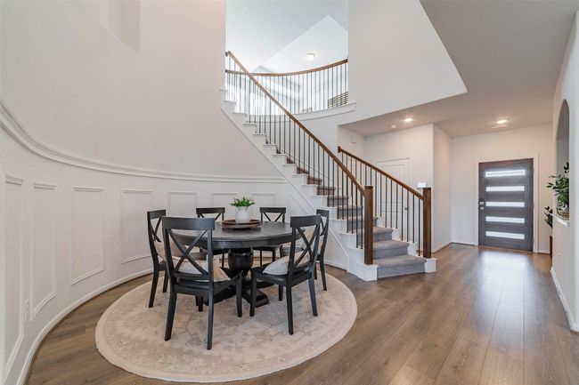 Grand dining area | Image 10