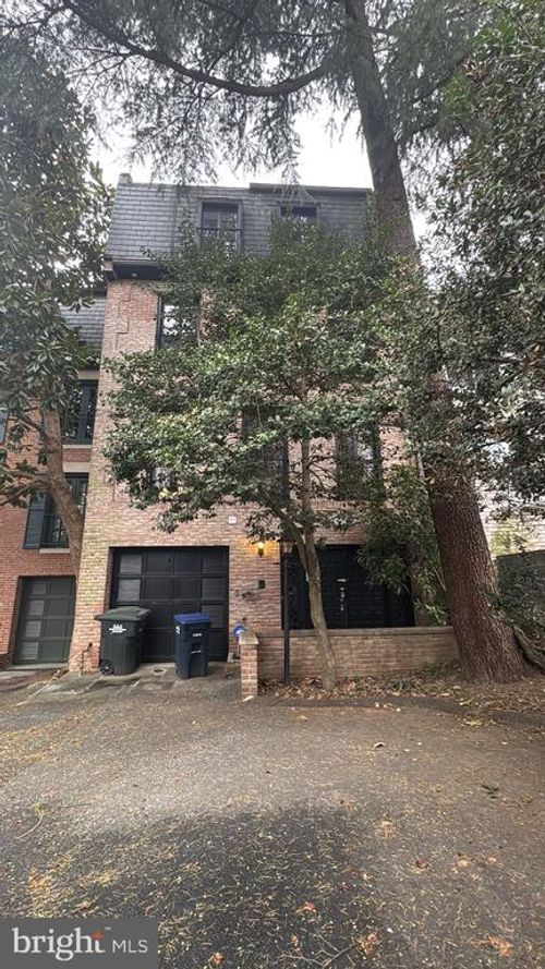 2142 Cathedral Ave Nw, WASHINGTON, DC, 20008-1502 | Card Image