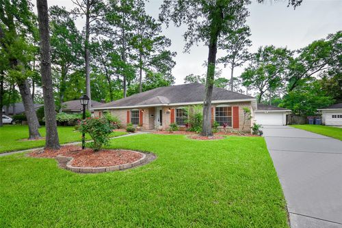 2910 Colonial Dr, Dickinson, TX, 77539-4439 | Card Image