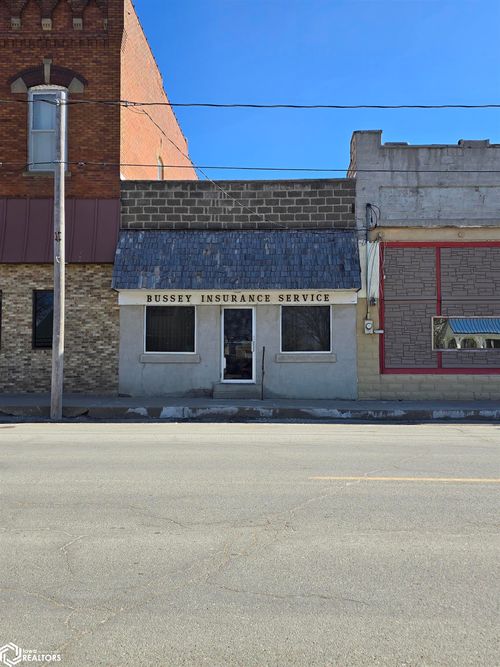 404 Merrill St, Bussey, IA, 50044-8150 | Card Image