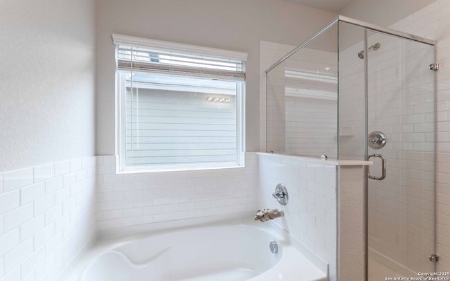 5222 Clarence Fld, House other with 4 bedrooms, 3 bathrooms and null parking in Von Ormy TX | Image 11
