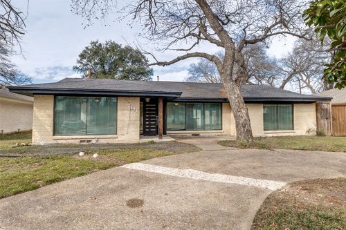 7111 Wild Valley Dr, Dallas, TX, 75231-8151 | Card Image