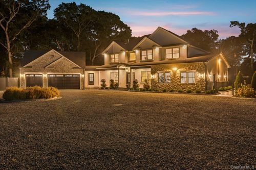 260 Clay Pitts Rd, E Northport, NY, 11731-3427 | Card Image