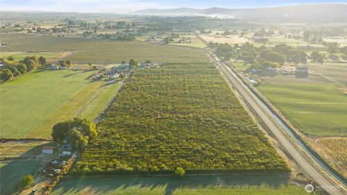 1 Mountainview Rd, Grandview, WA, 98930-9161 | Card Image