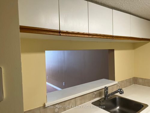 612-150 Alton Towers Cir, Scarborough, ON, M1V4X7 | Card Image