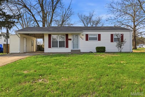 880 5th Plz, Florissant, MO, 63031-1821 | Card Image