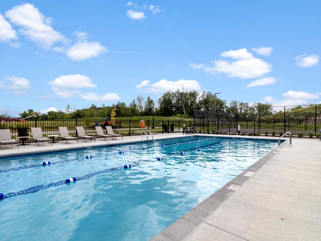 4163 E Hemlock Dr, Condo with 3 bedrooms, 2 bathrooms and null parking in Oak Creek WI | Image 51