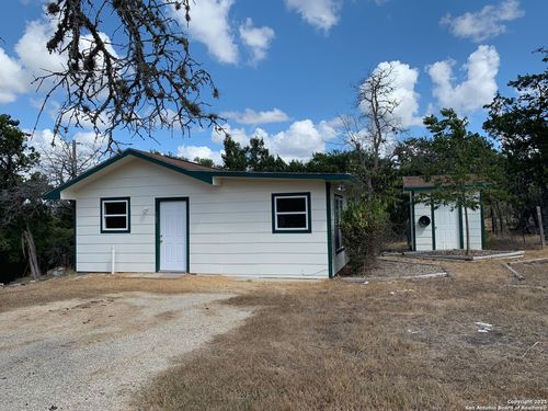 165 Oakridge Trl, Pipe Creek, TX, 78063-5932 | Card Image