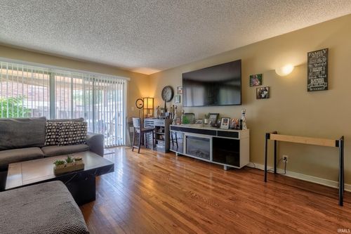 101 Buckingham Drive, Evansville, IN, 47715-3276 | Card Image