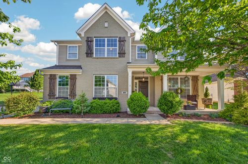 697 Lake Vista Dr, Columbus, IN, 47201-8323 | Card Image