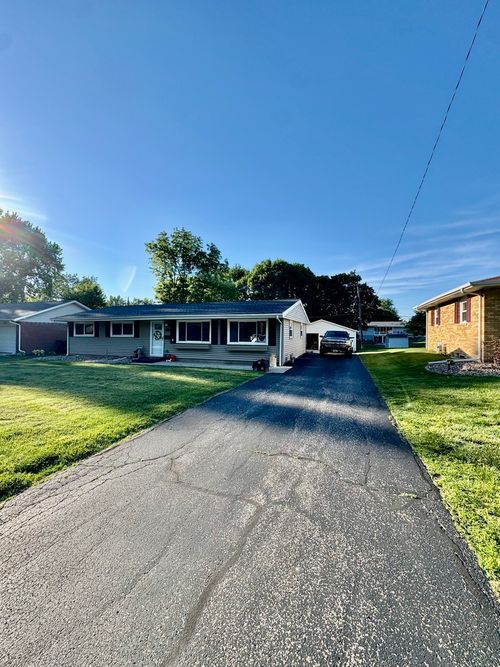 326 Rowe Drive, Bloomington, IL, 61701 | Card Image
