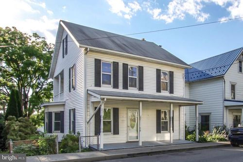 28 N 4th St, HALIFAX, PA, 17032-8836 | Card Image