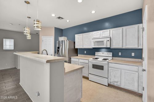 8187 W Lynwood St, Phoenix, AZ, 85043-1144 | Card Image