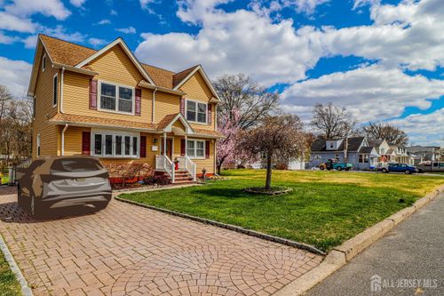 76 Kimberly Rd, Colonia, NJ, 07067-1008 | Card Image