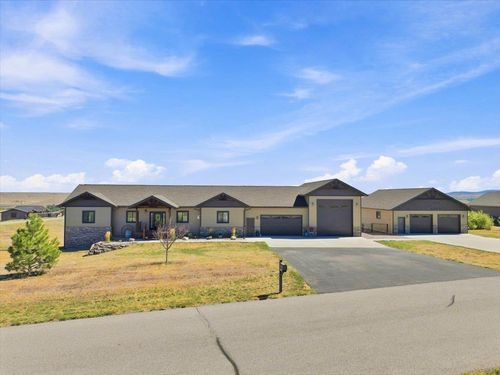 19242 Iron Horse Cir, Belle Fourche, SD, 57717-6035 | Card Image